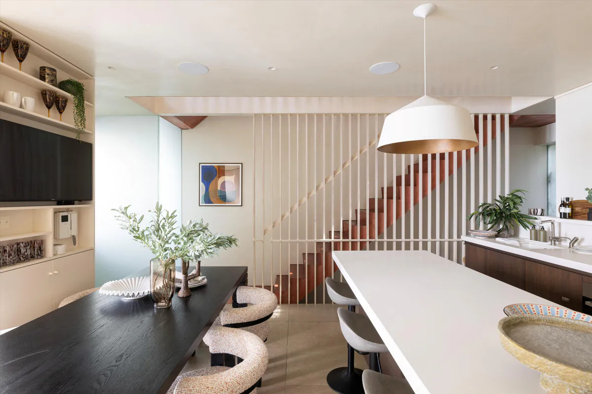 Jonathan Tuckey reimagines a Notting Hill mews house around a dramatic void