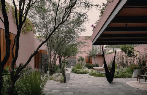 Live in a courtyard house in central Mexico, reimagined in pink