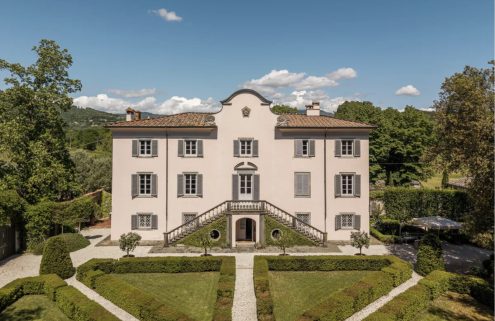 For sale: seven historic villas in the Tuscan countryside