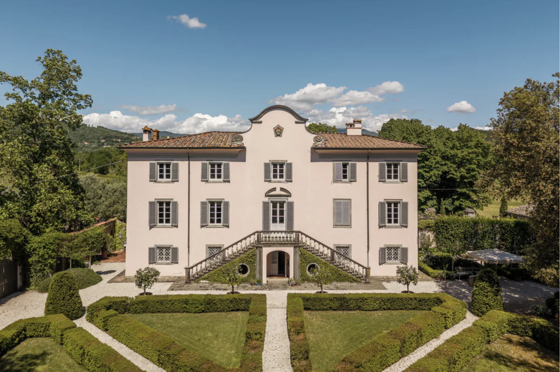 For sale: seven historic villas in the Tuscan countryside