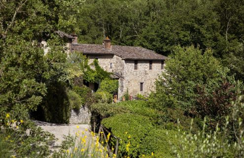 Buy an ancient Tuscan mill with its own streams and waterfalls
