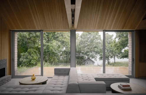 StudioAC embeds a cedar and brick house into an Ontario ridge