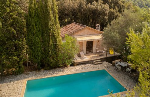 For sale: an 18th-century sheepfold in Provence