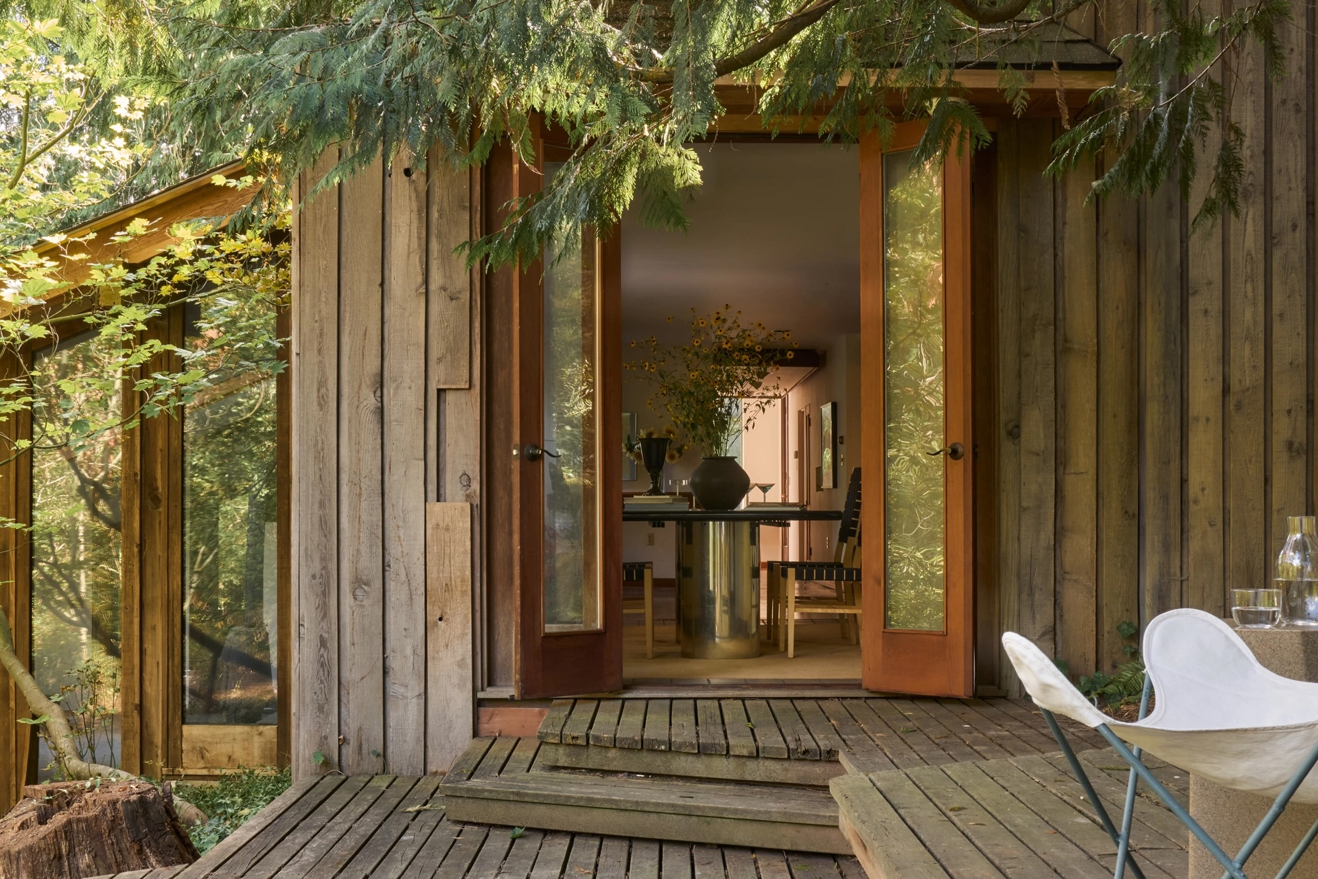 A vintage ‘treehouse’ hits the market in Portland