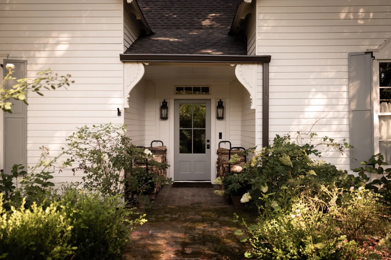 This Tennessee farmstead has an orchard, apitherapy hut and 21 acres