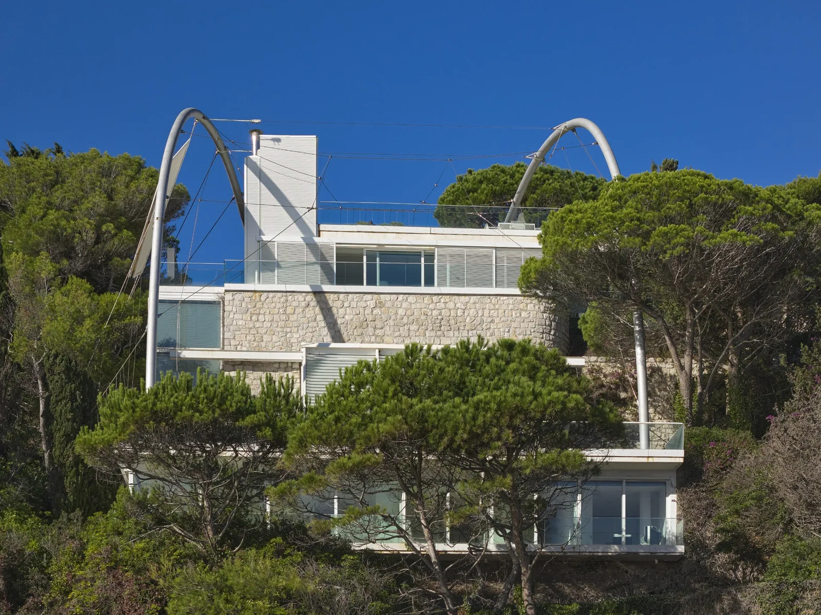 Norman Foster’s former home on the French Riviera is for sale